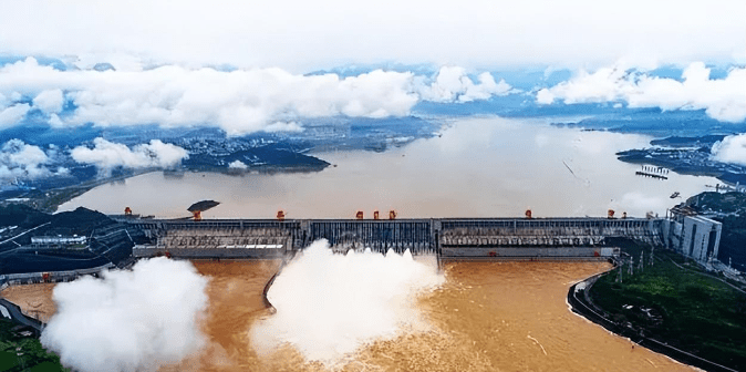 三峡大坝截流20多年，库区淤沙18亿吨，为何不放开让人挖沙？(图6)