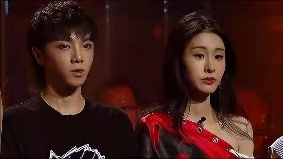 如今张碧晨在名义上是华晨宇的前女友,却养着他们的孩子,他们的感情