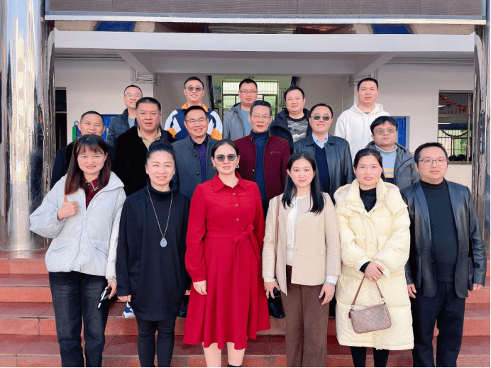 衡阳市第十五中学举行"先修班"与"成章班"办学座谈交流会_工作_领导