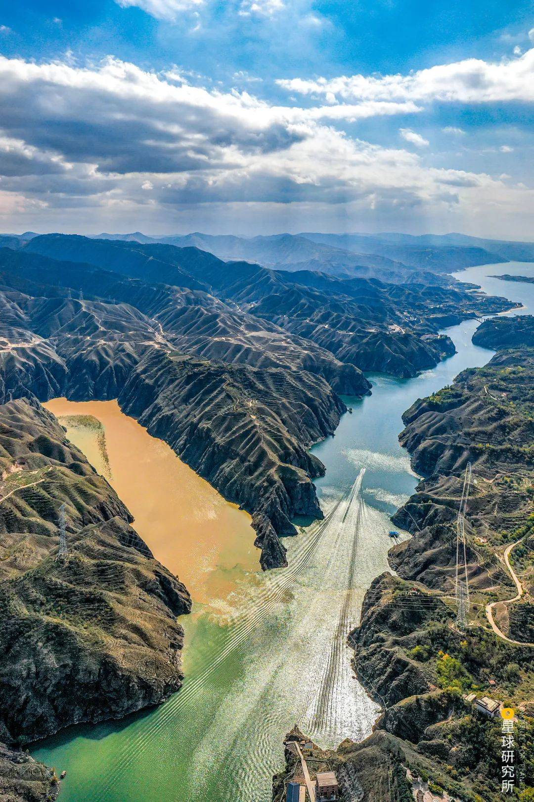 匯於黃河峽谷之中自臨夏盆地邊緣而來這兩條有著豐富水量和泥沙的支流