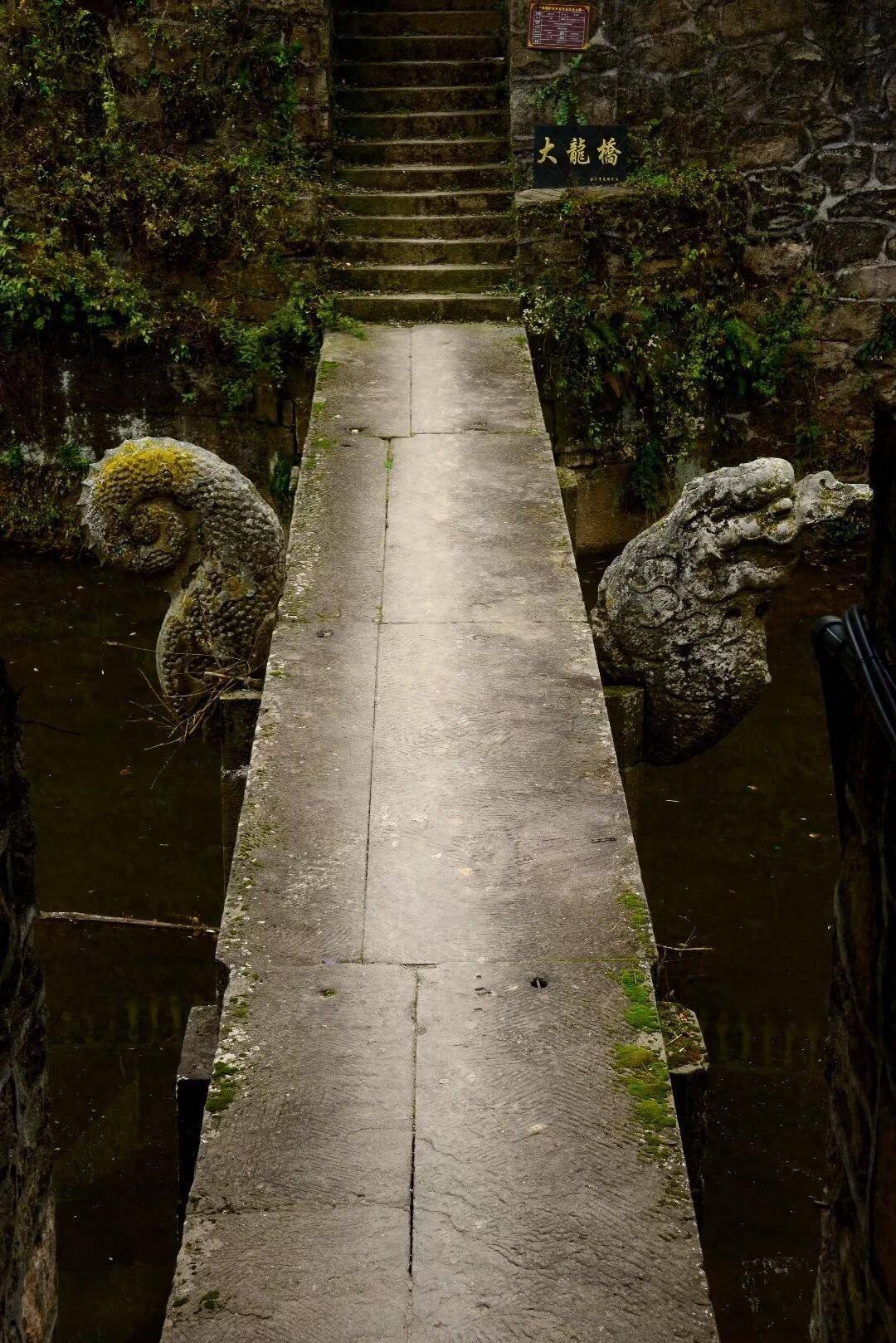 访古寻幽,实拍磨滩镇龙桥,石刻精美栩栩如生,一起来看看!