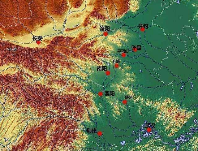 別拿劉皇叔與漢高祖比了,若從戰略地理分析,劉備比