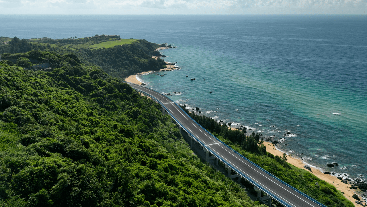 海南环岛旅游公路建成通车