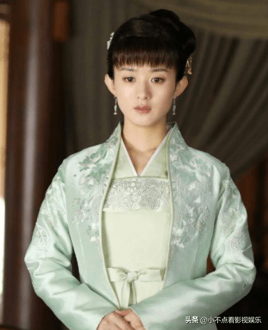 因此在此次拍摄这场戏从高处跳水的戏份的时候,赵丽颖可以说是费了不