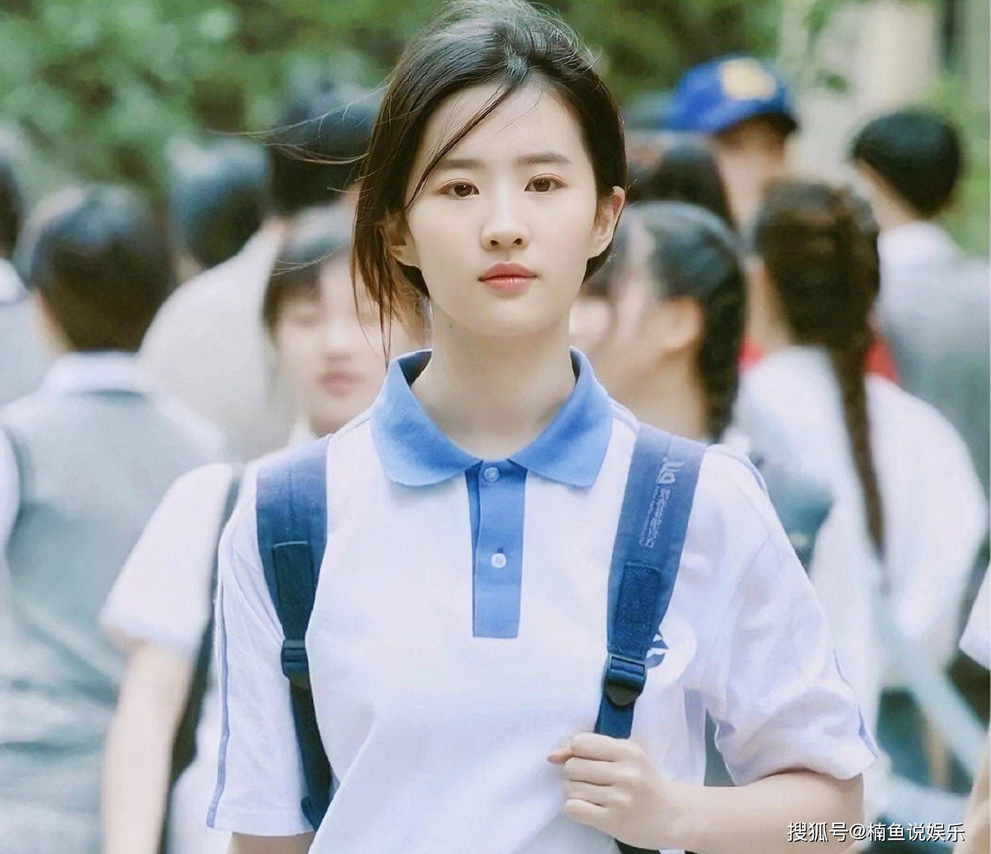 刘亦菲自爆上学时没人追,看了她的学生照后,换我我也不敢追_时候_气质