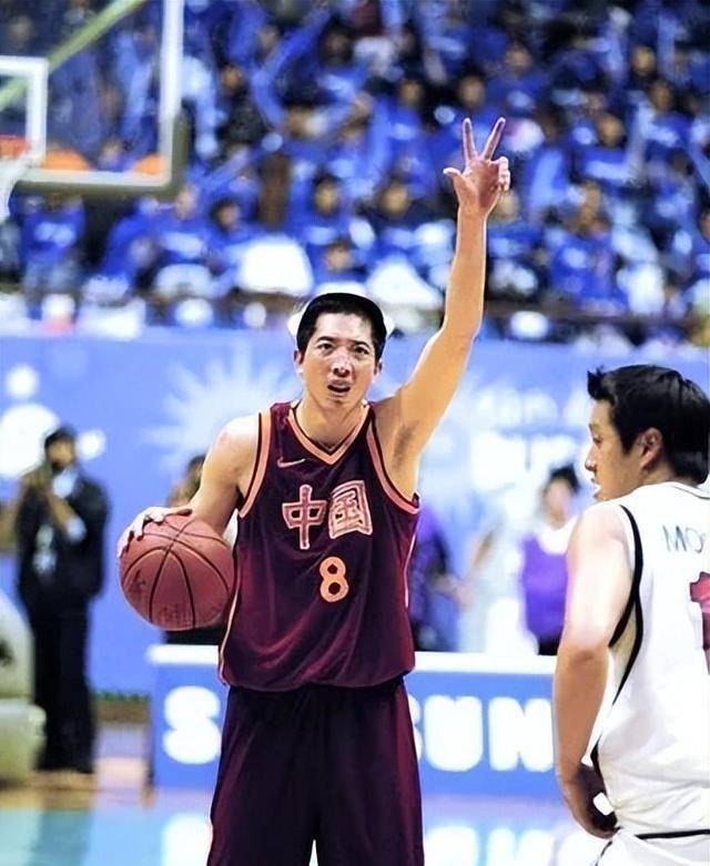 "中国乔丹"胡卫东:在家里地位垫底,没能遇到巅峰姚明深感遗憾_篮球