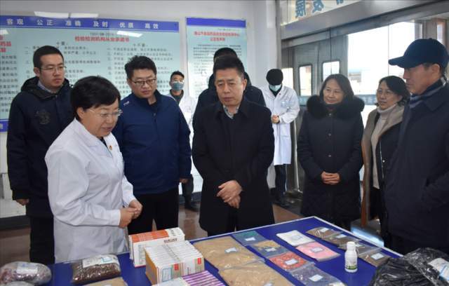 市人大常委会副主任张福林陪同调研.