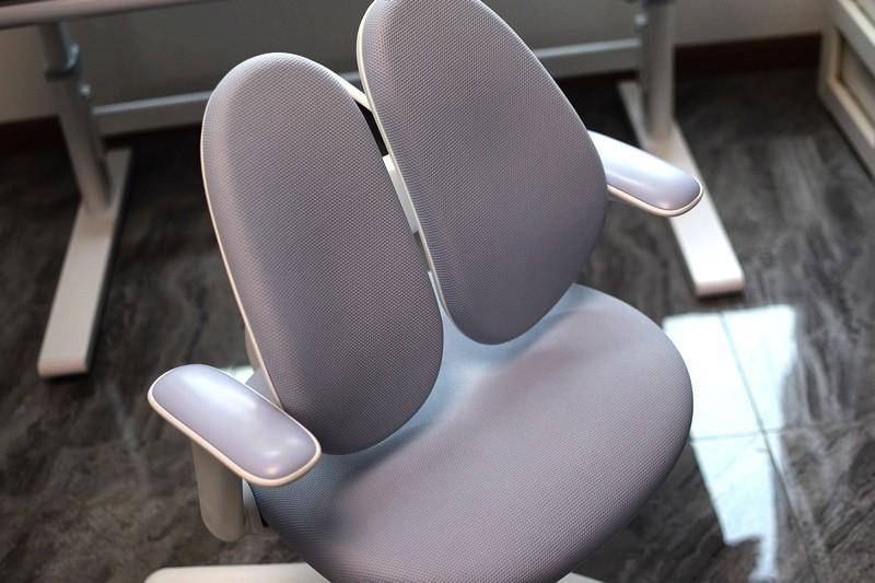 全光谱天幕灯 追背椅好坐姿 酷可立护眼学习桌椅