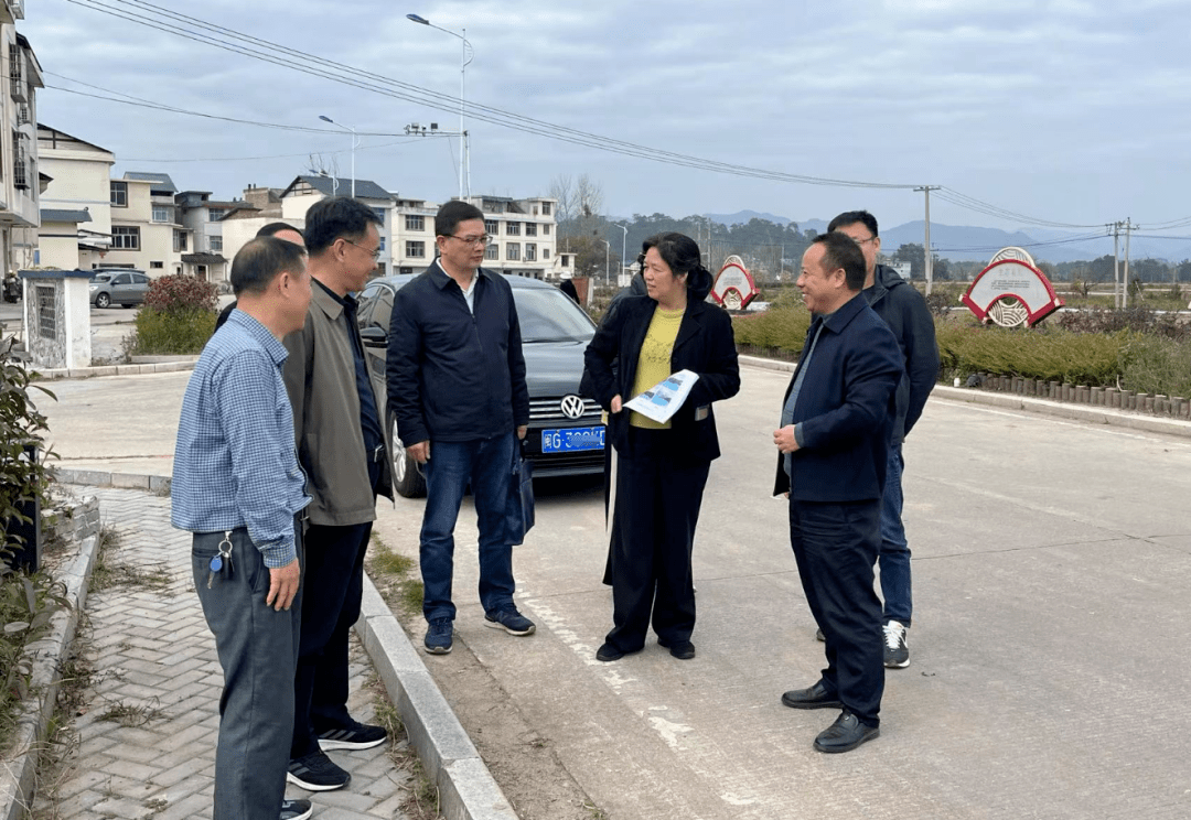 宁化县副县长周子发,水利局局长叶斌陪同.