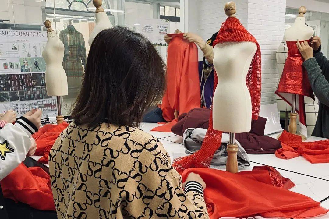 大师讲座课|世界第一所时装学院esmod来岭美双语部授课啦_法国_广州