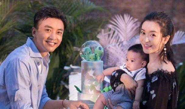 "尔康"和"小燕子"婚后甜蜜生活,李佳航李晟相处模式令人羡慕_网友