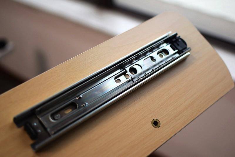 全光谱天幕灯 追背椅好坐姿 酷可立护眼学习桌椅