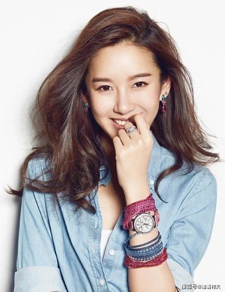 39岁张子萱,着实性感饱满!_身材_魅力_线条