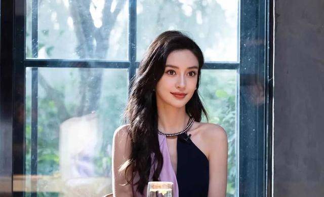 杨颖为甘肃灾区捐物资,网友开始对她态度好转,重返屏幕指日可待_作品