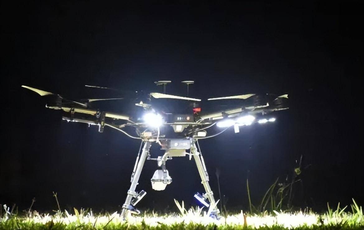升起三颗"飞星":只有在中国,才能搞出这种无人机_飞艇_救灾_照明