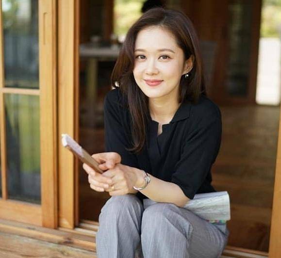 被潜规则几百次,堕胎数十次的你凭什么还有脸回中国_张娜拉_女明星