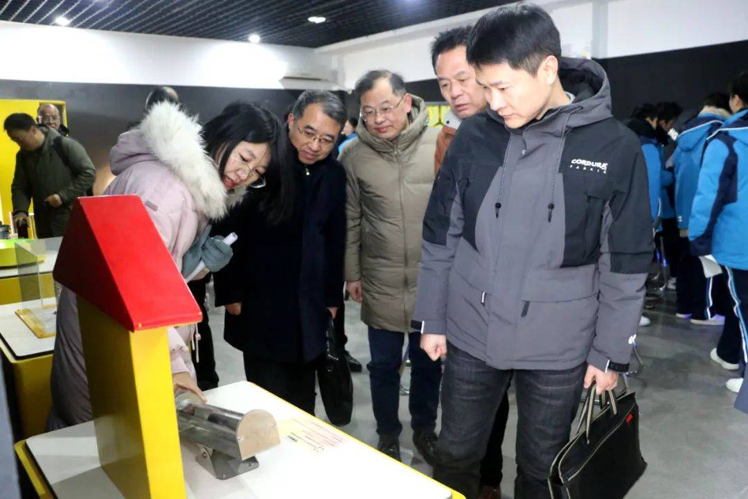 泗阳致远中学省前瞻性教学改革实验项目迎接省级调研视导_实践_我校