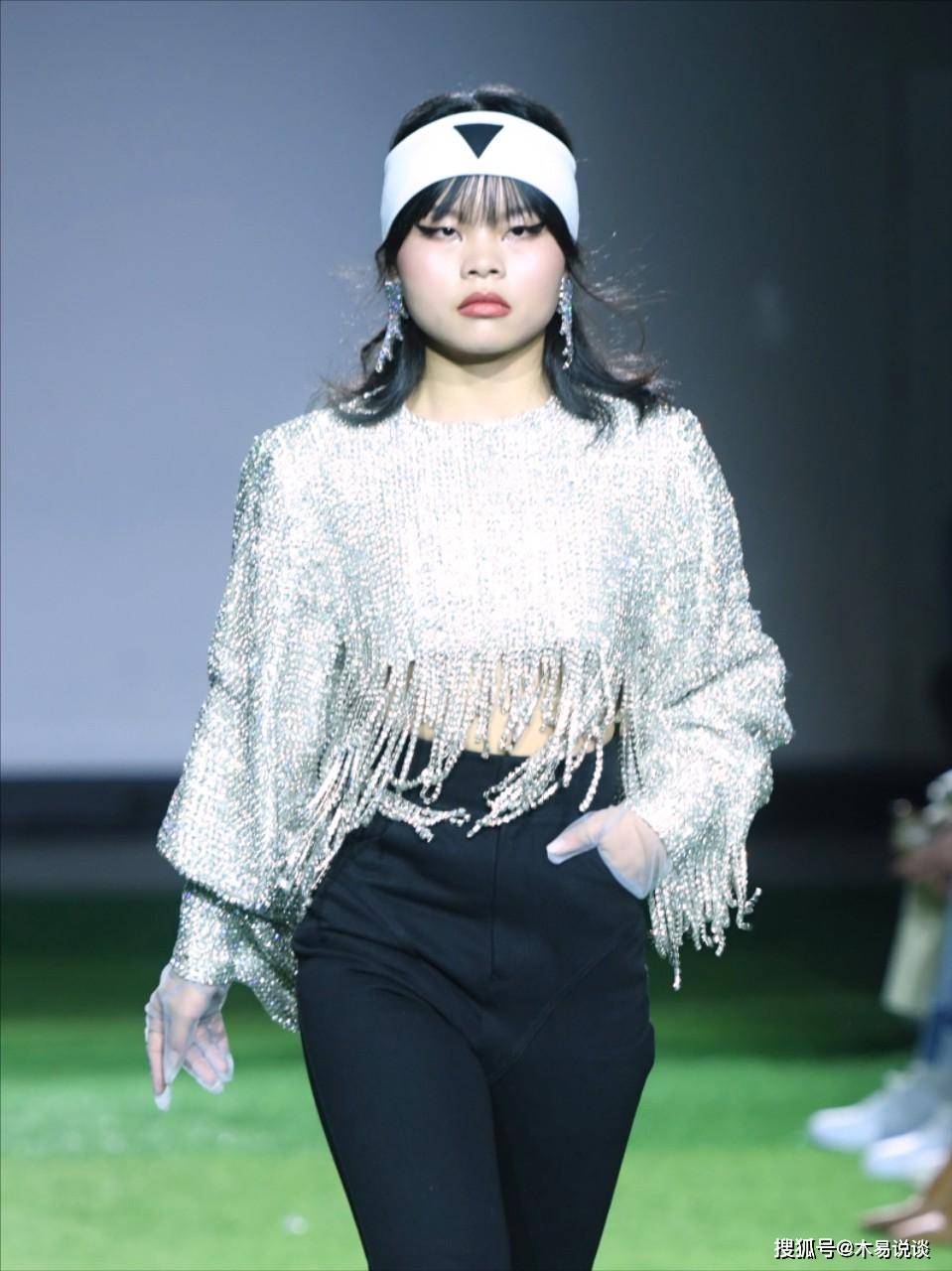 出道被骂丑八怪的cindy,坚决不靠整容逆袭,自信是最好医美_直播_网友