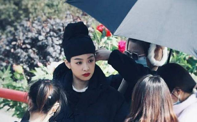 王一博惊艳路透,唐装造型依旧帅,翩翩大唐贵公子_时期_宋茜_唐朝为