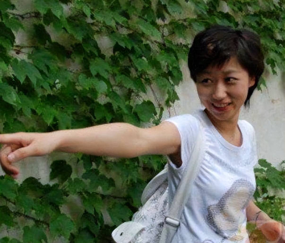 魏笑:24岁成知名主持,仅当一天新娘就离世,成父亲余生之痛_梦想_祁骥