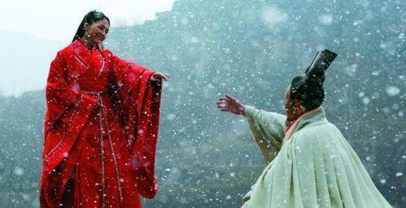 兄弟情,又有卫鞅与魏国大臣白圭之女白雪(高圆圆饰演)之间的爱情故事