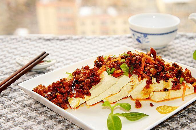 冬天多吃老豆腐,老人孩子补钙又健脑,加点它香辣十足(图1) 冬天多吃老豆腐,老人孩子补钙又健脑,加点它香辣十足(图1)