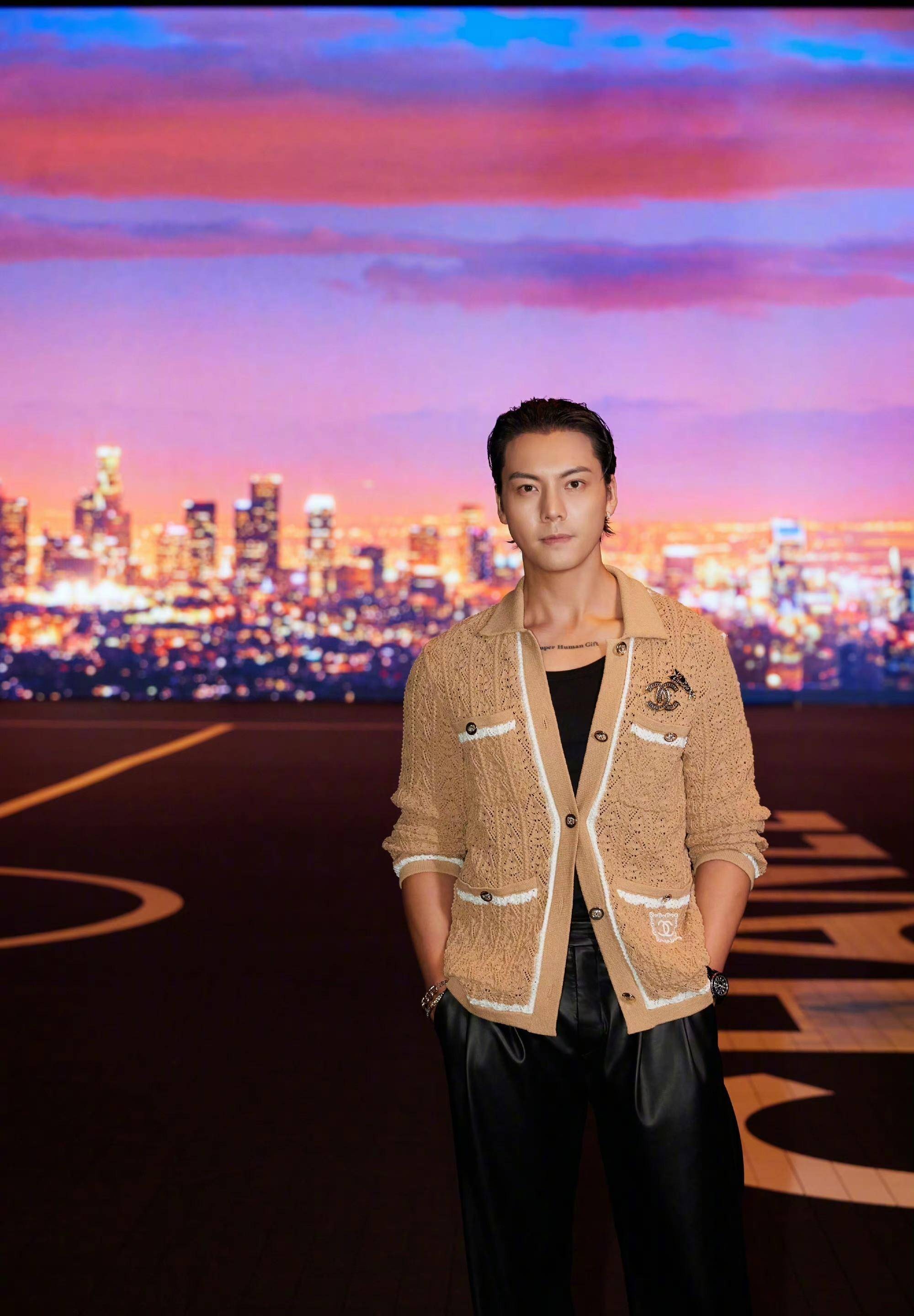 陈伟霆湿漉漉的发型,休闲装,太帅了!_魅力_表演_活动