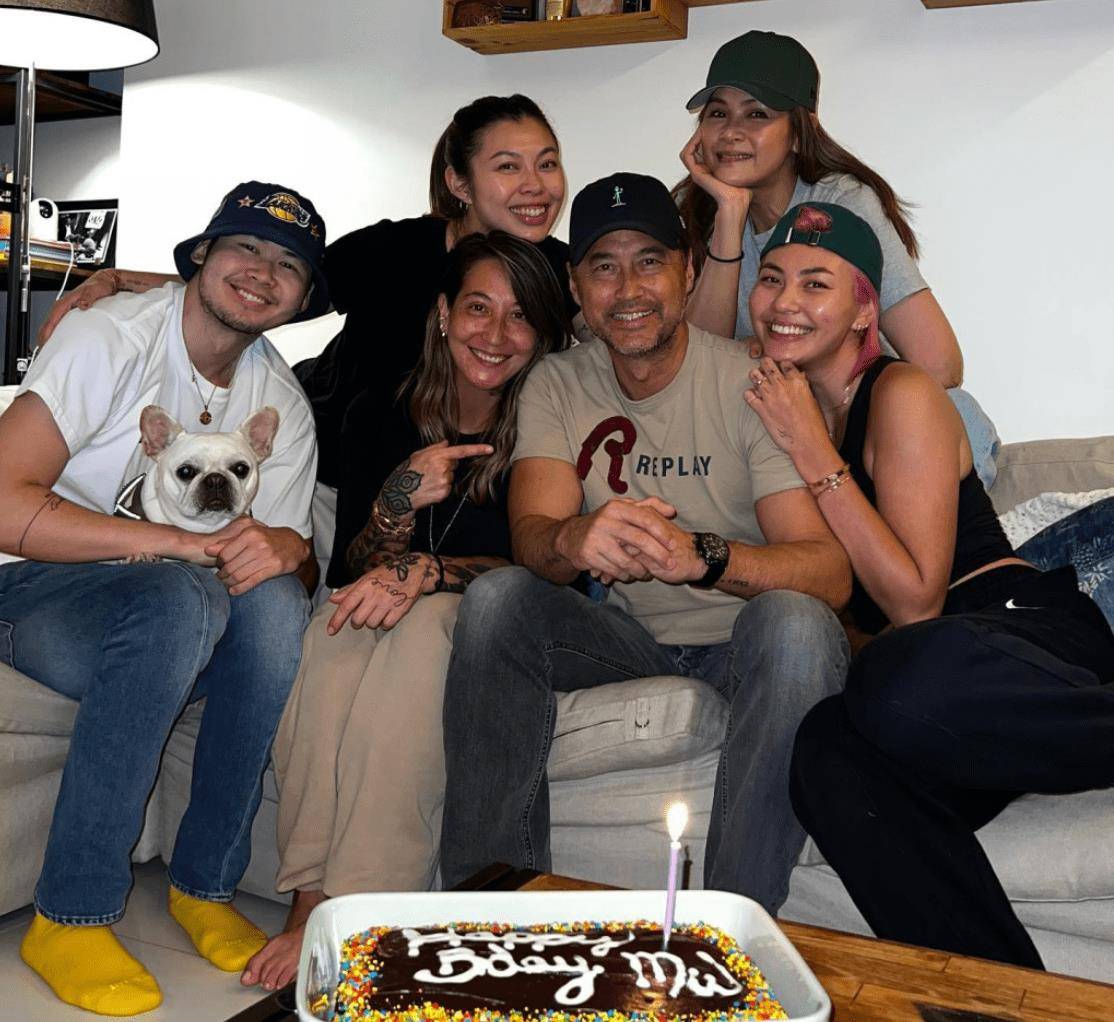 王敏德24岁儿子晒与新欢合照,对象是外籍摄影师,身材圆润丰腴_马士慧