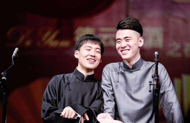 《德云斗笑社》热闹开播,张云雷郭麒麟缺席,有意外,无惊喜_表演_节目