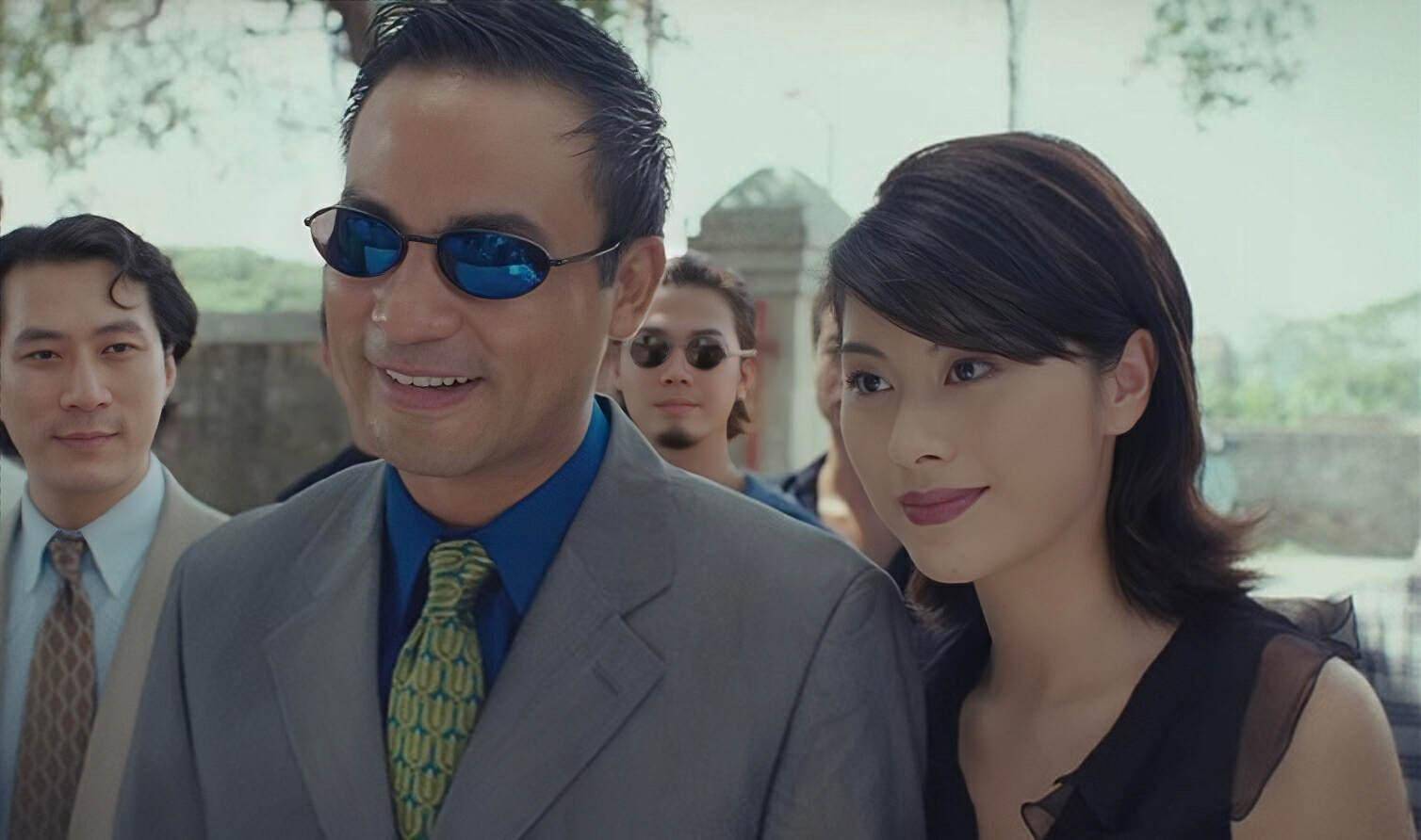 还记得《古惑仔》里被乌鸦拍照的美女吗?