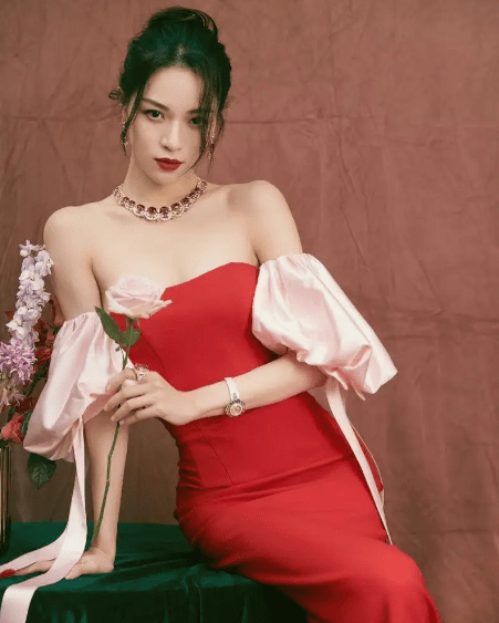 全能艺人钟楚曦,提升演技,立志要做天后_表演_演出_舞台