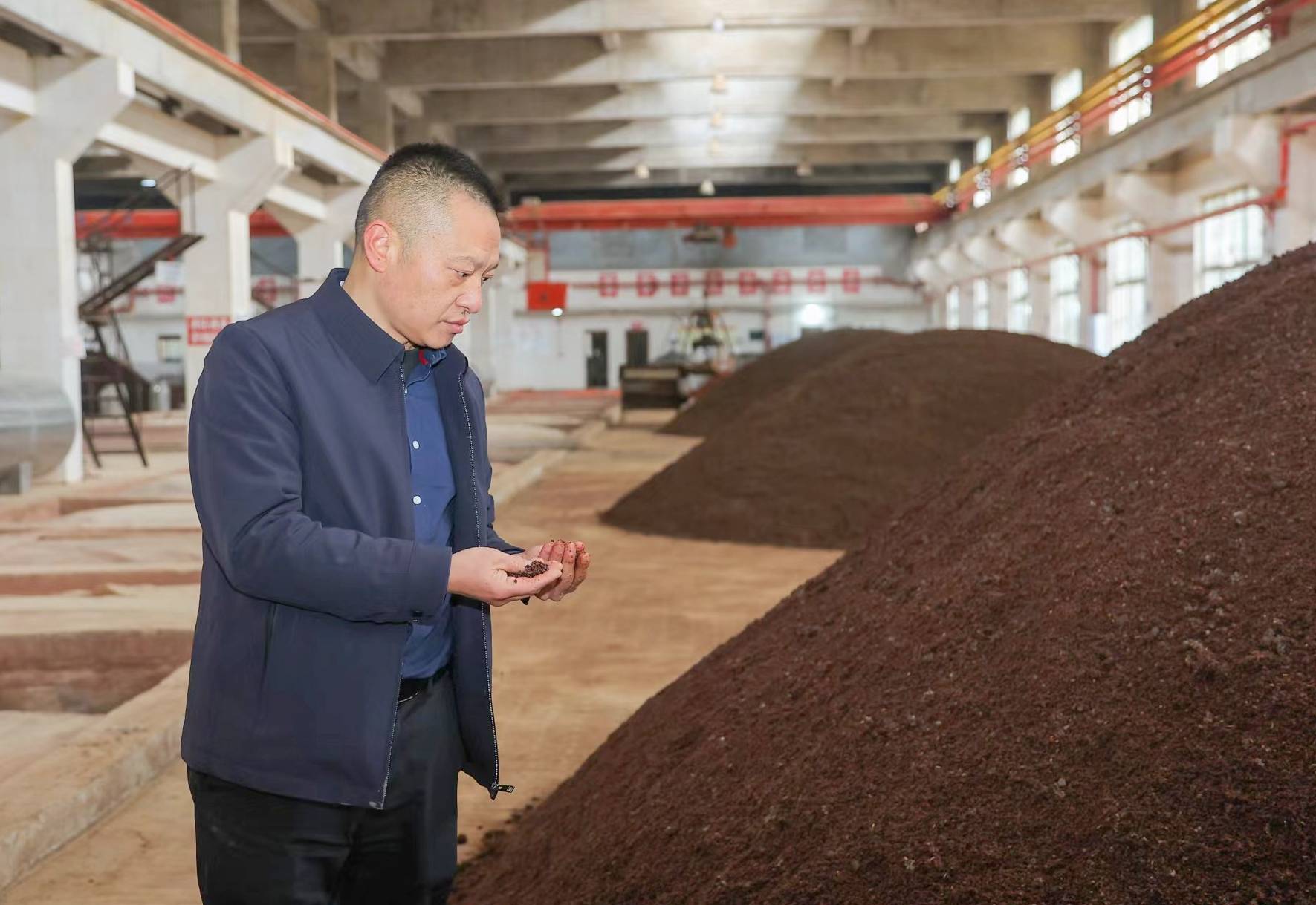 贵州百亿名酒业:"好酒不怕巷子深", 以高品质赢得市场_茅台镇_邹安_定