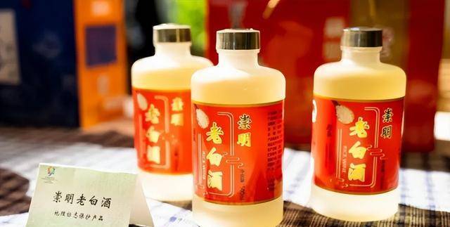 上海大爷秀藏酒,酒虽不多,却内有乾坤,网友:老爷子真是酒中仙_李云