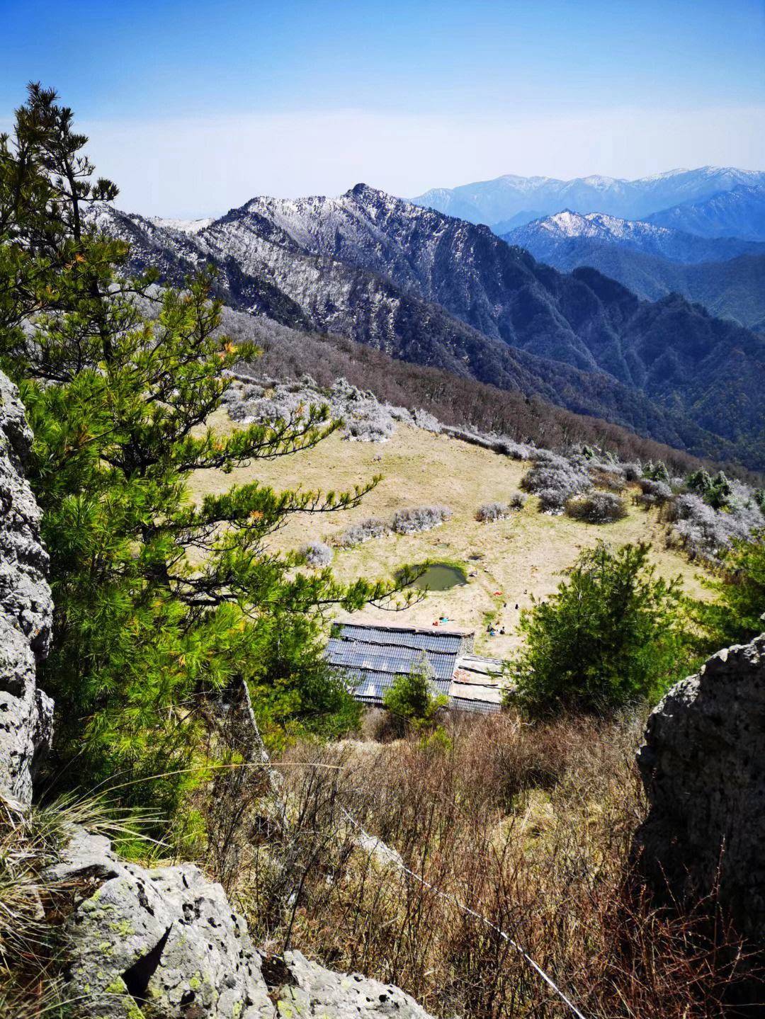 陕西一座峰峦叠嶂的山,海拔2720米,是秦岭北坡第二高峰