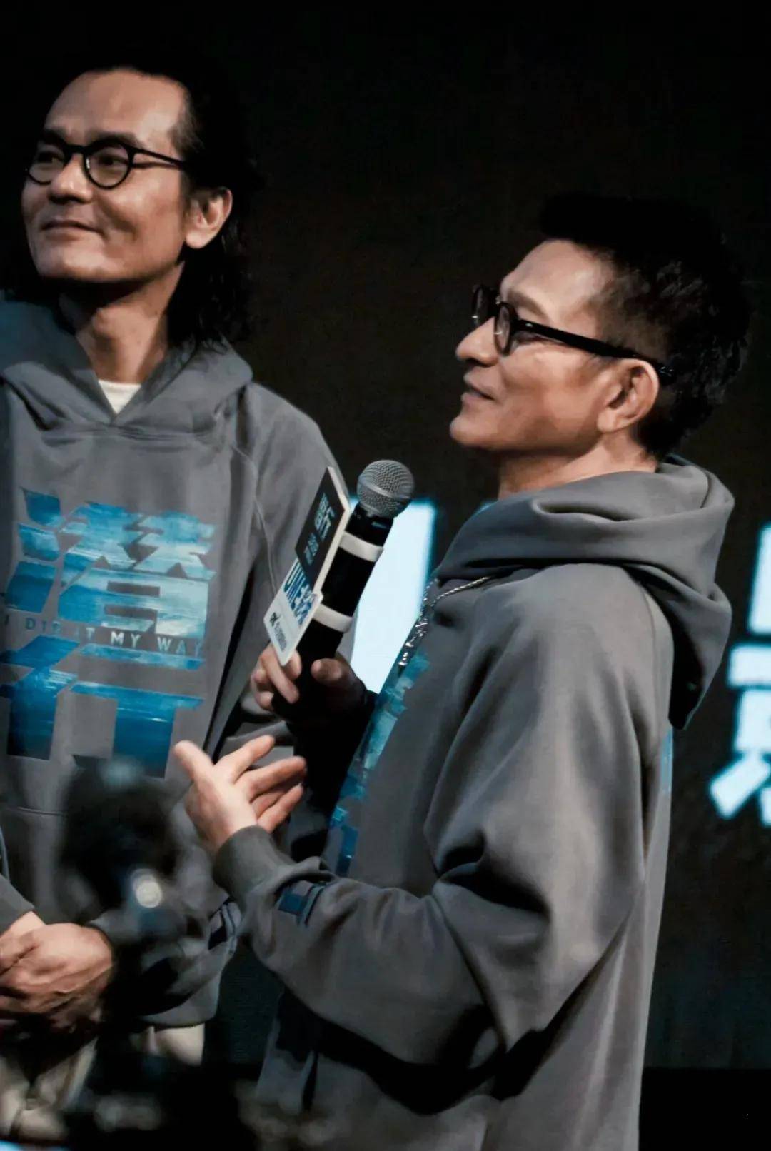 刘德华谈与林家栋二十年友谊,两人经历许多风雨,始终相互支持.