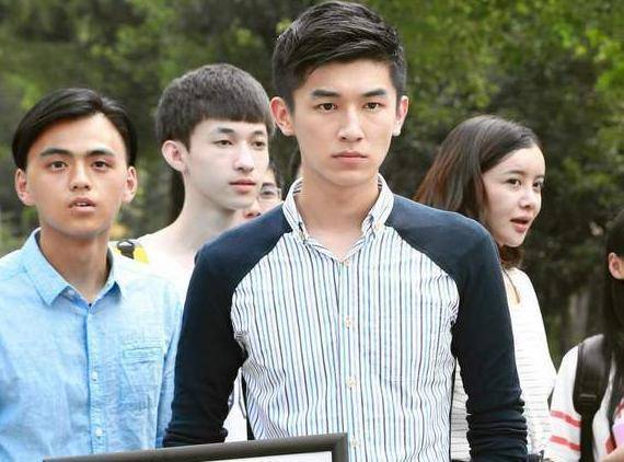 2017年,赵大叔最女子徒弟任娇,时尚坠楼伤亡,同床男友