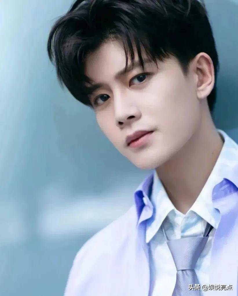 任嘉伦乒乓高手,陶虹10年功底_王嘉尔_郑恺_张继科