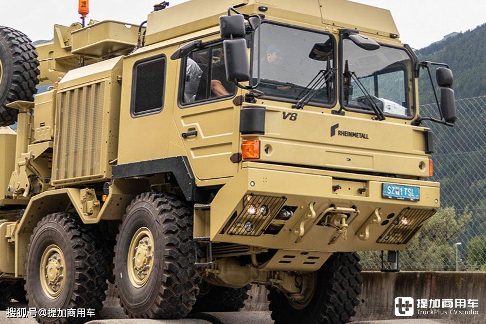 8x8驱动,军卡底盘 安普上装,实拍莱茵金属曼恩hx重型清障车_搜狐汽车