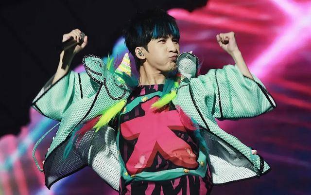 二季的《乐队的夏天》嘉宾阵容发生了新的变化,马东和张亚东继续参加