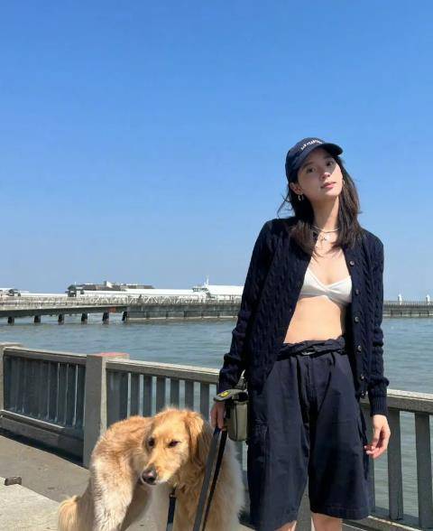 欧阳娜娜时尚照被公开羞辱:她的身材,碍了谁的眼?_形象_泳装_公众