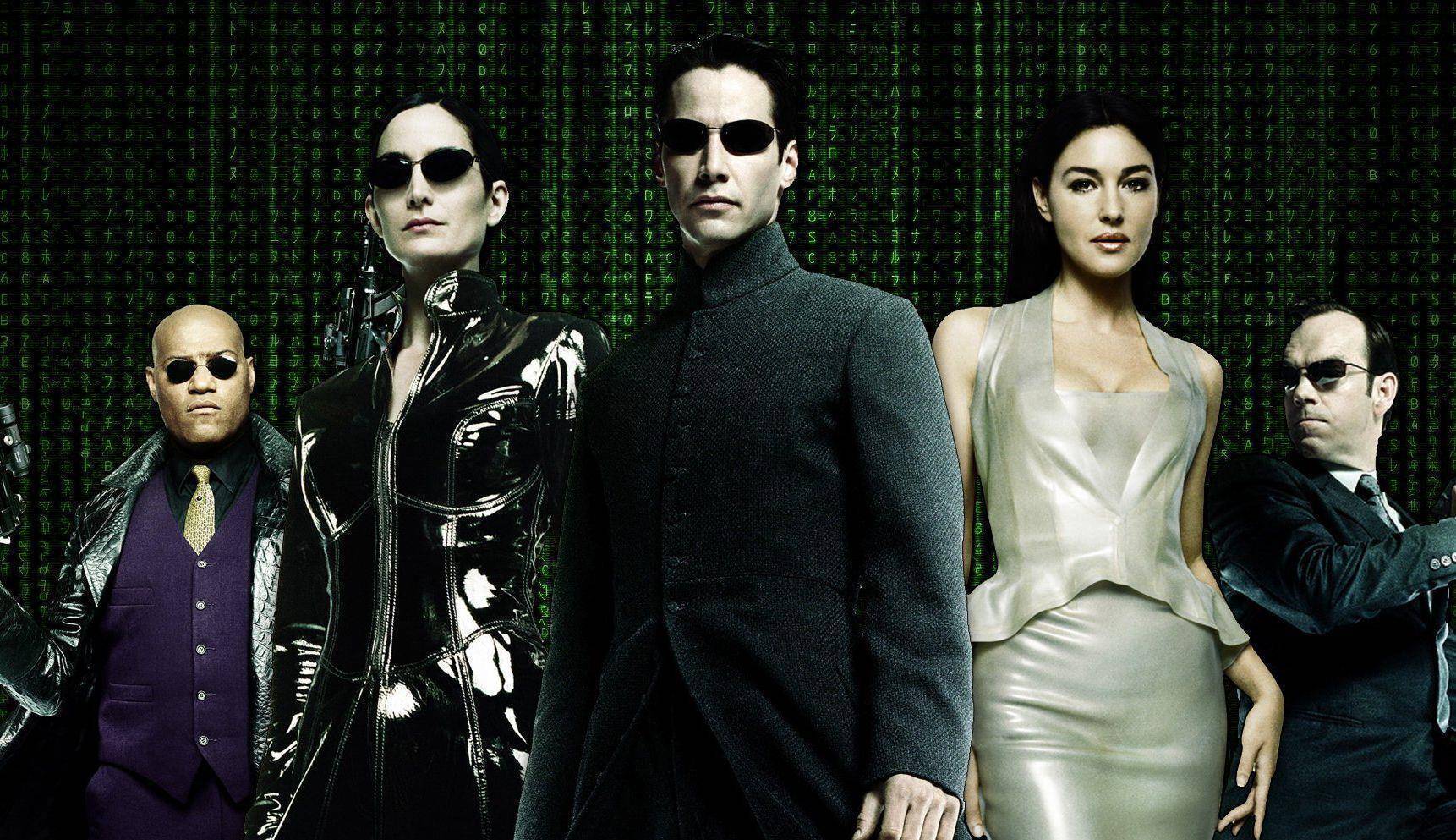 比如《黑客帝国》第一部中的躲子弹镜头,尼奥用手挡子弹的镜头以及