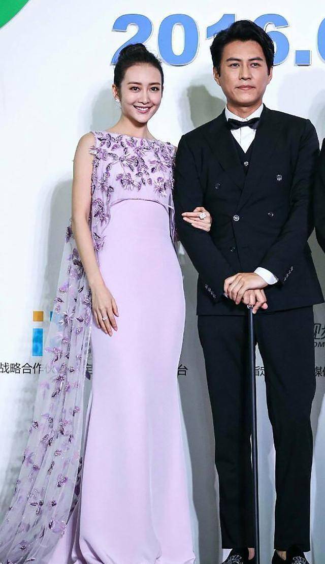 王鸥饰演被姐夫赶出家门的富家太太兰红.