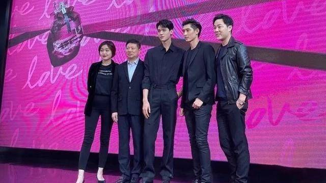 若174cm的檀健次遇上186cm的龚俊,"身高差"够了,cp感足吗?