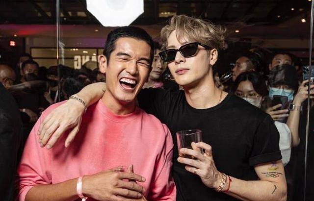 而4位导师中是亚军的男子只有庾澄庆组合的吉克皓,吉克皓也成为网友