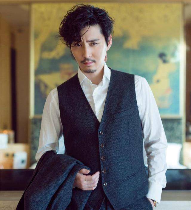 原创《叛逆者》红了王阳,谁还记得因《隐秘而伟大》走红的王泷正?