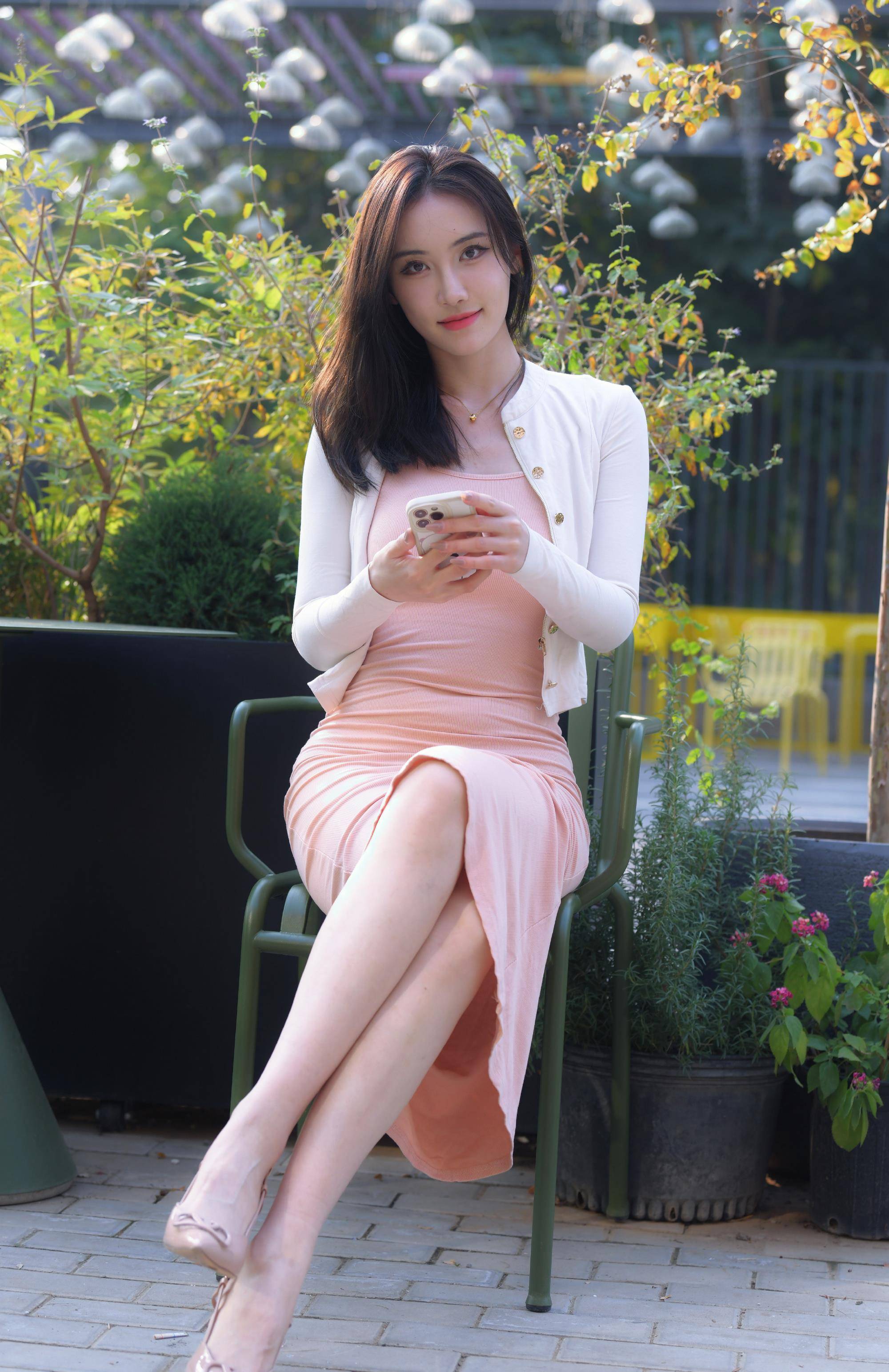 展现迷人气质的修身包臀连衣裙,让你秒变曲线女神_女人_身材_男生