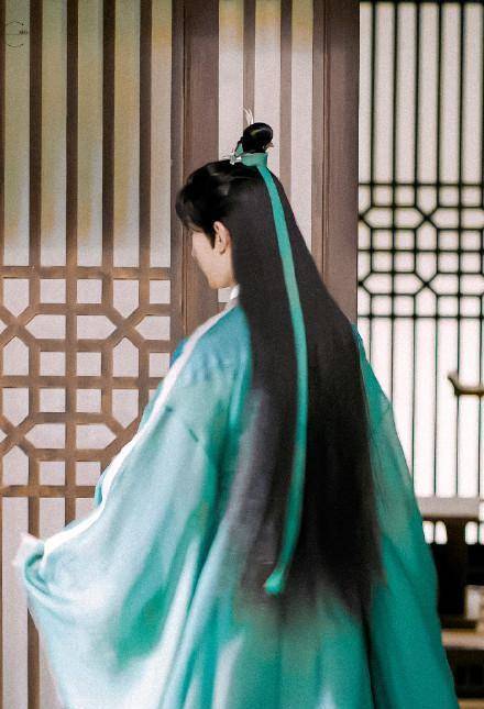 看背影就很撩人的角色,司凤一定算一个!_长衫_网友_故事