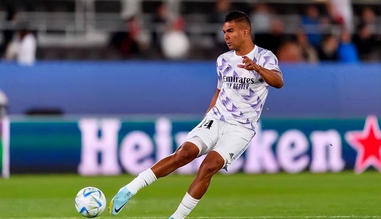 光天化日遭抢,莱万体验巴塞罗那别样氛围_多特_热刺_皇马