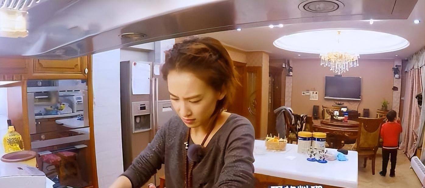 "豪门阔太"黄圣依:投靠杨子与颖儿夺c位,今与婆婆关系引盛赞_杨紫