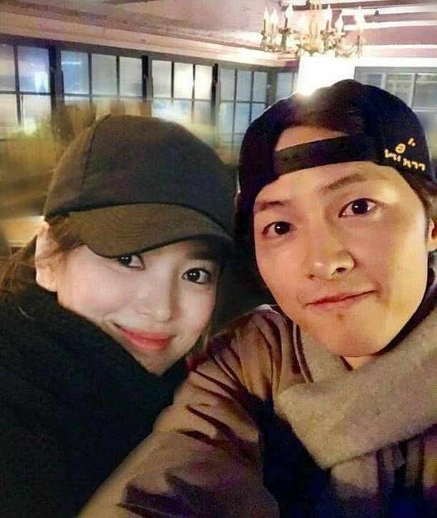 宋仲基女友已有俩女儿,宋仲基离婚内幕被扒,疑女方出轨当红韩星_katy